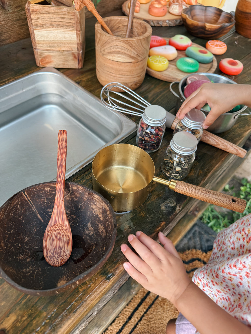 Wooden Handle Measuring Cups